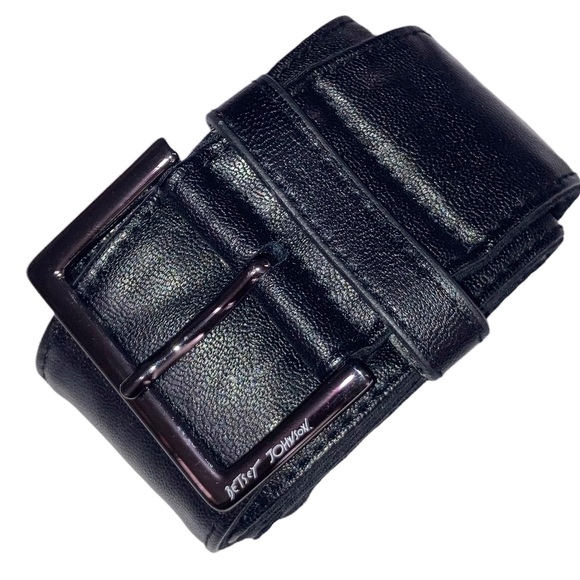 Betsey Johnson Accessories - Betsey Johnson Black Belt BBP1008 Small EUC